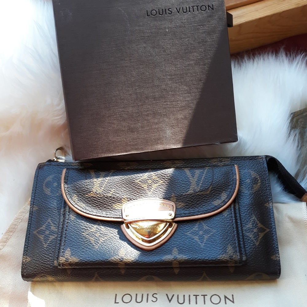 Authentic Louis Vuitton Astrid wallet